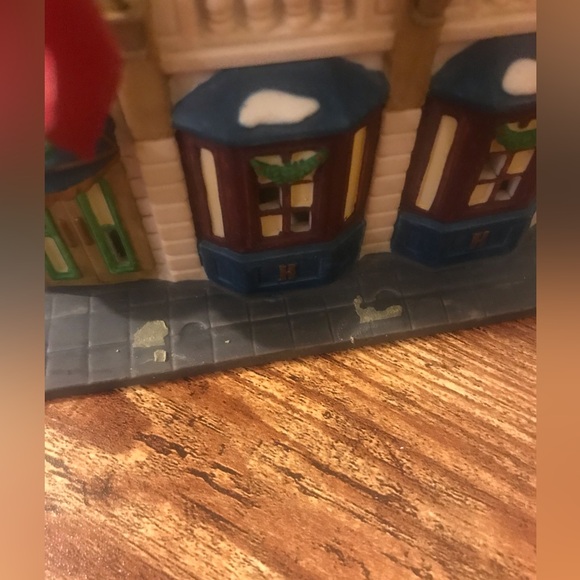 Dept 56 Christmas in the City Hollydale’s - Picture 3 of 5